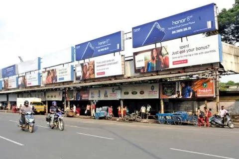 Bus shelter / Bus bays